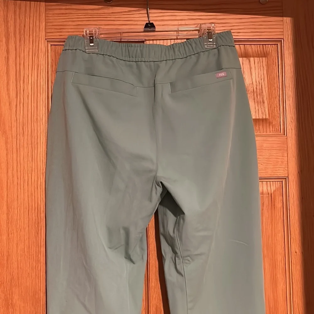 Men’s Figs Tansen Jogger Scrub Pants in LIMITED RARE Jade | Size M Tall